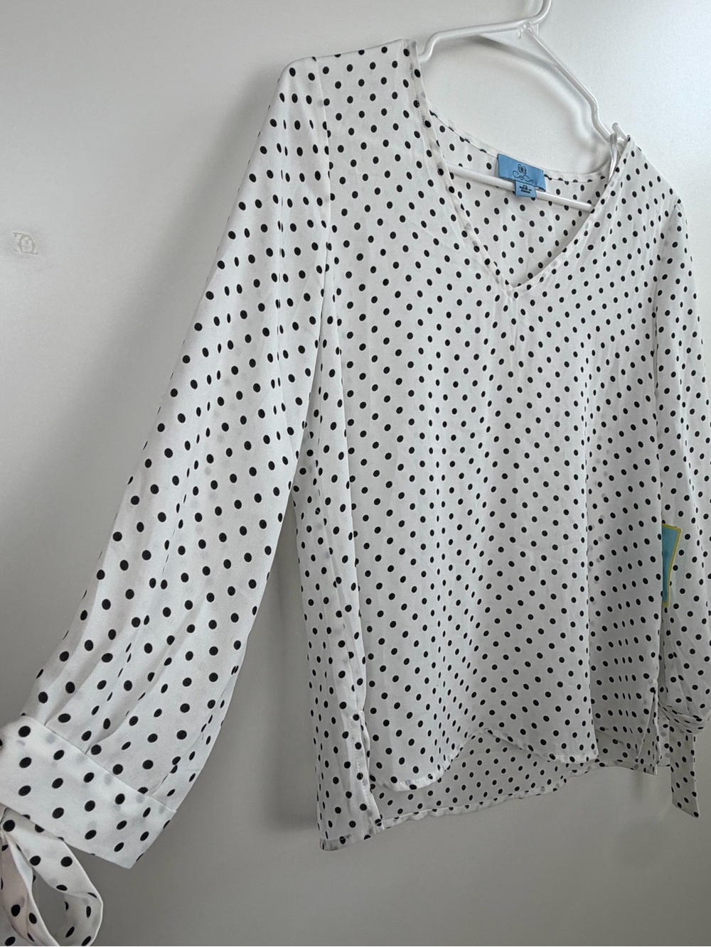 CeCe Polka Dot Tie Sleeve Blouse Top XS NWT - Picture 6 of 9